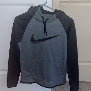 Nike Therma-Fit Sweatshirt, like new